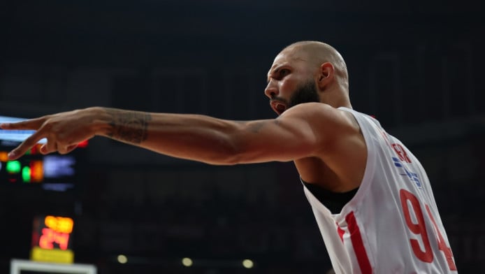 MVP της σεζόν στην Ελλάδα ο Φουρνιέ! (ΒΙΝΤΕΟ)