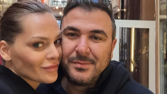 Η σύζυγος του Αντώνη Ρέμου, Υβόννη Μπόσνιακ εντυπωσίασε με μαγιό! (ΒΙΝΤΕΟ)