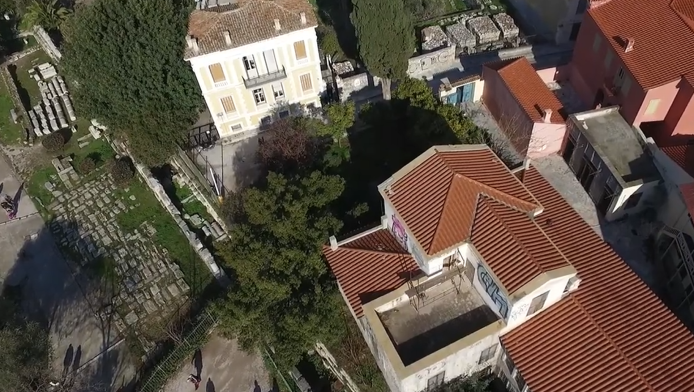 Το σπίτι πρωθυπουργού με τη μυστηριώδη μορφή (ΒΙΝΤΕΟ)