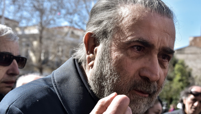 Το κόμμα έκπληξη που θέλει τον Λαζόπουλο