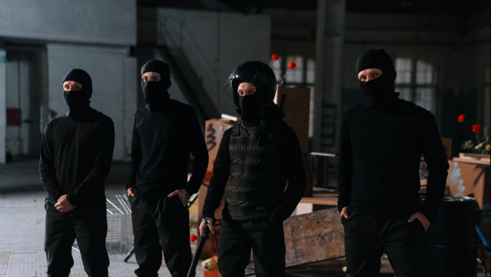 Πώς να προστατέψετε το σπίτι σας από τους κλέφτες όταν λείπετε για διακοπές