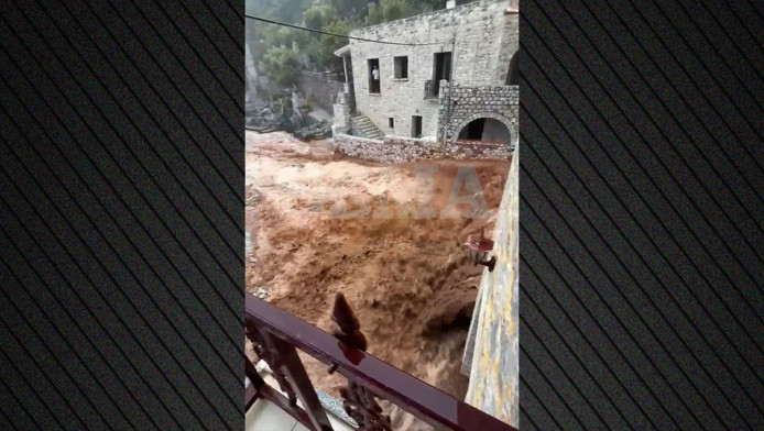 Καταρρακτώδης βροχή στη Μάνη: Γυναίκα χτυπήθηκε από κεραυνό