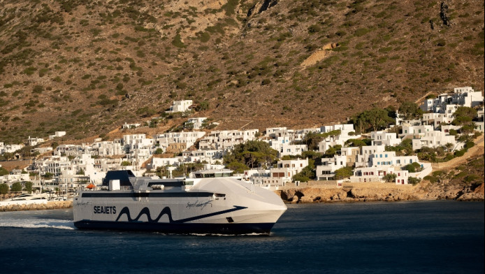Εντυπωσιακές εικόνες από το αυθεντικό ψαροχώρι της Ελλάδας (ΒΙΝΤΕΟ)