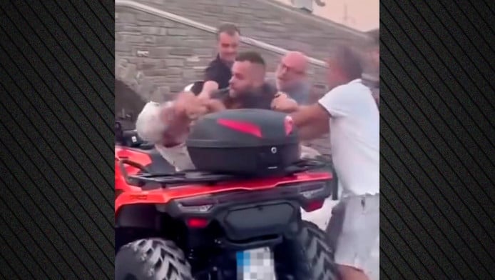 Άγριο επεισόδιο στην Πάρο: Οδηγός ταξί ξυλοκόπησε υπάλληλο (ΒΙΝΤΕΟ)