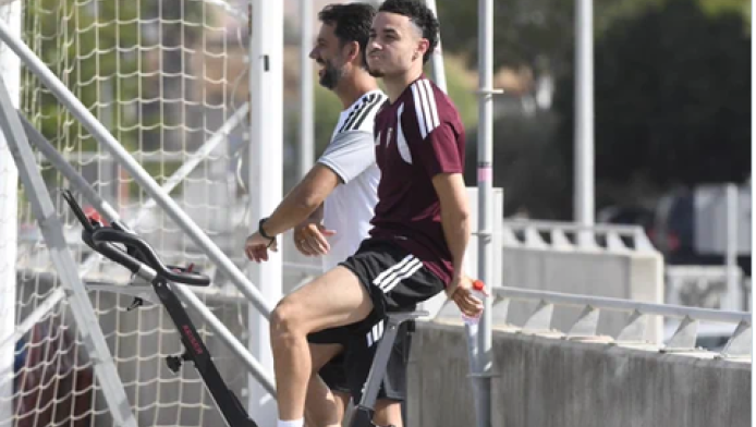 Σημαντική εξέλιξη με Ολυμπιακό-Βάργκας! Φώτο από την προπόνηση της Σεβίλλης