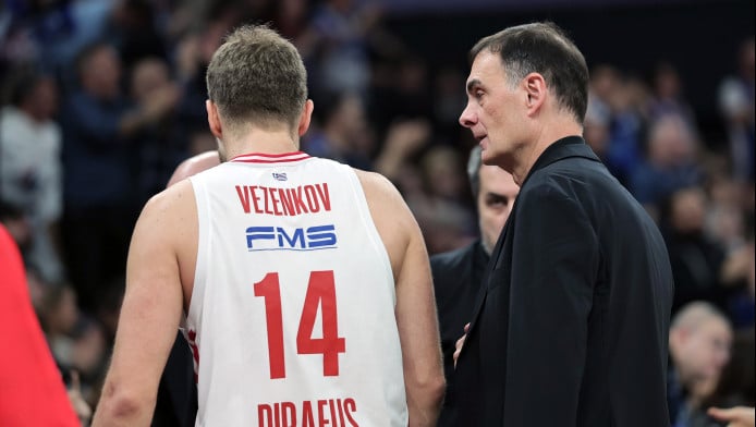 Μπαρτζώκας: "Πρέπει να κάνουμε rebuild" - Αποθέωση Βεζένκοφ σε Μοντέρο