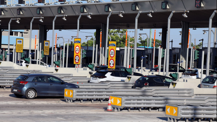 Πρόστιμο 350 ευρώ για τους απρόσεκτους οδηγούς των διοδίων