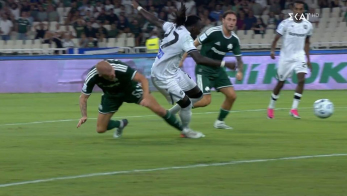 Έξαλλοι στον ΠΑΟΚ, ζητούν πέναλτι πριν το 2-0 - Δείτε τη φάση (ΒΙΝΤΕΟ)
