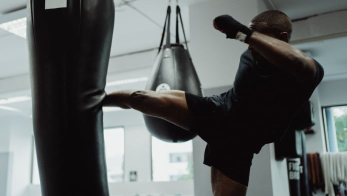 Πρωταθλητής kick boxing επιτέθηκε σε δύο γυναίκες στο Μαρούσι (ΒΙΝΤΕΟ)