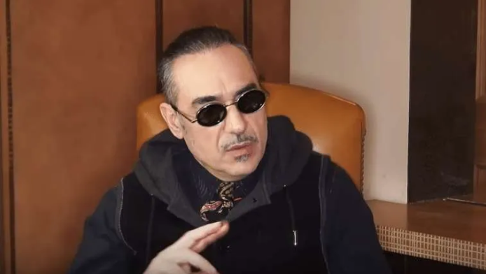 «Ο Νότης Σφακιανάκης πουλάει την βίλα του - Ανησυχητικά όσα μαθαίνω…» (Vid)