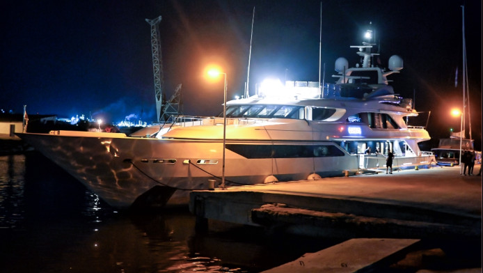 Τραγωδία στα Ίσθμια: Νεκρός ψαράς μετά τη σύγκρουση θαλαμηγού με λέμβο