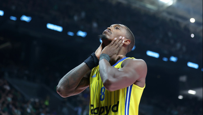 MVP της 9ης αγωνιστικής ο Λόνι Γουόκερ – «Όργια» με 30 πόντους και 7 τρίποντα!
