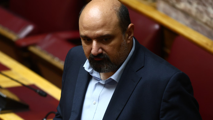 Τέμπη: «Ψεύδος ότι χαρακτήρισα "κρέατα προς μεταφορά" τις σορούς θανόντων»