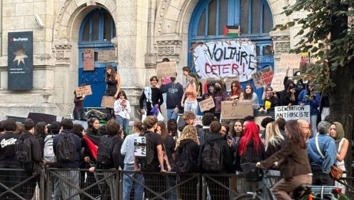 Ο Βολταίρος την εποχή του οπαδικού «bulling»