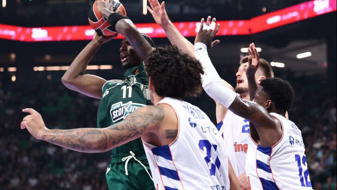 Χέιζ-Ντέιβις: "Έχουμε παίκτες που παίρνουν πολλά χρήματα αλλά... - Να γίνουμε ομάδα"!