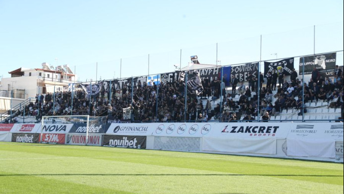Με κόσμο η Καλαμάτα στο Φάληρο κόντρα σε Ολυμπιακό 