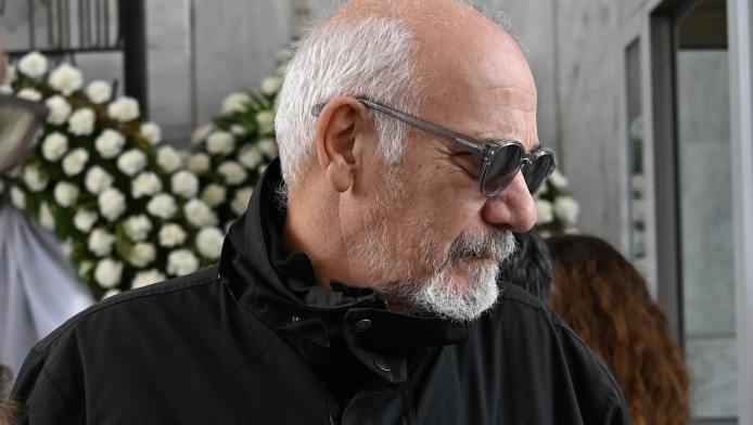 Ο Κιμούλης διεκδικεί 700.000 ευρώ από τρεις ηθοποιούς