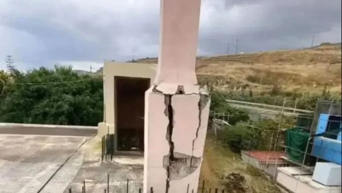 Κρήτη: Κεραυνός διέλυσε την καμινάδα σπιτιού στον Καρτερό Ηρακλείου (ΦΩΤΟ)