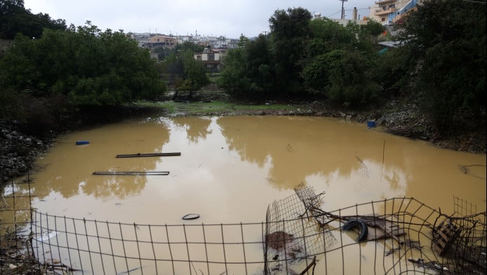 Δίχως τέλος οι καταστροφές στην Κρήτη - Μήνυμα 112 για Ιεράπετρα (pics-vid)