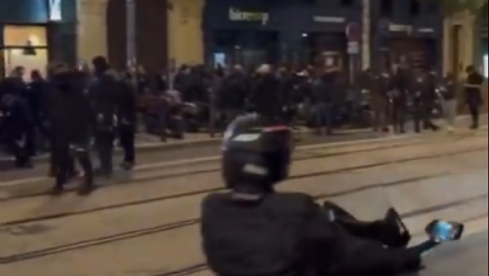 Οπαδοί της Μαρσέιγ κάνουν "ντου" σε ξενοδοχεία για να βρουν Ολυμπιακούς! 