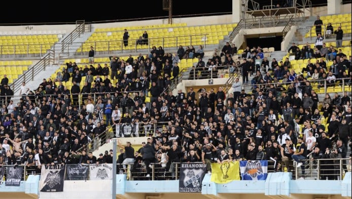 Ξέσπασαν οι οπαδοί του ΠΑΟΚ στο Παγκρήτιο - «Βαριά, βαριά η φανέλα...»