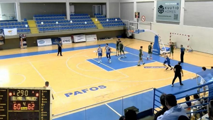 Ανακοίνωση από τον Σύλλογο Γονέων του σχολείου της Θεσ/νίκης: "Η Ελλάδα της διαφθοράς"