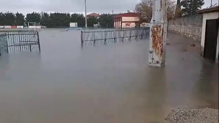 Πλημύρισε και καταστράφηκε ολοσχερώς το γήπεδο του Αλμωπού Αριδαίας! (ΒΙΝΤΕΟ)