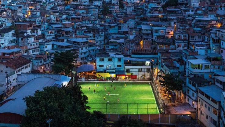 Επιστροφή σε μέρη που μεγάλωσε ο Πελέ! Το 1ο ηλεκτρικά αυτοτροφοδοτούμενο γήπεδο στη Βραζιλία
