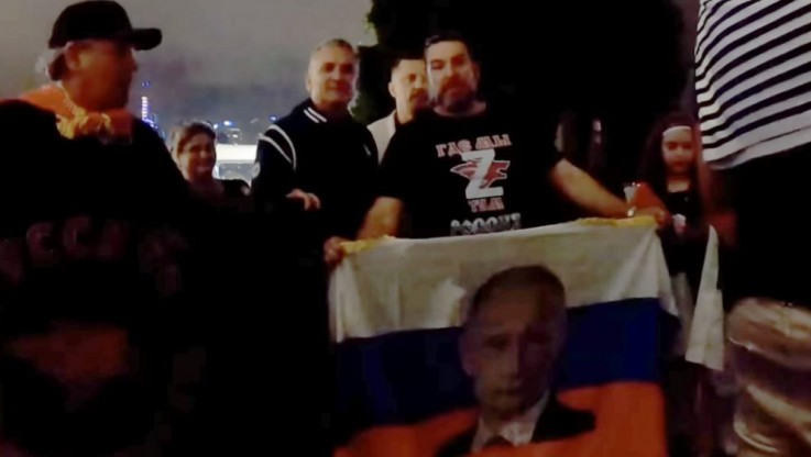 Σάλος με τον πατέρα του Τζόκοβιτς στην Αυστραλία - Τραγουδάει συνθήματα με Ρώσους εθνικιστές (vid)