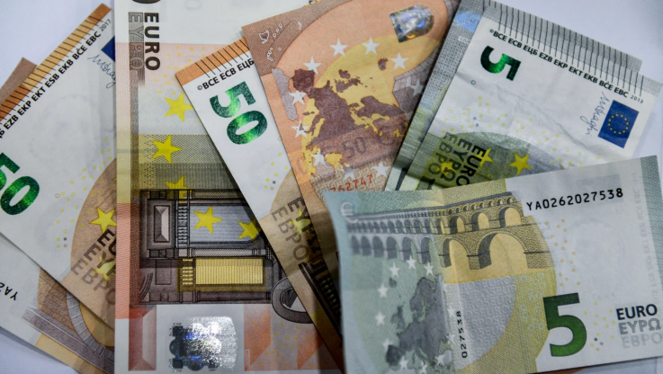 Γεμίζουν οι τσέπες: Προσλήψεις με μισθό μέχρι 2.400 ευρώ!