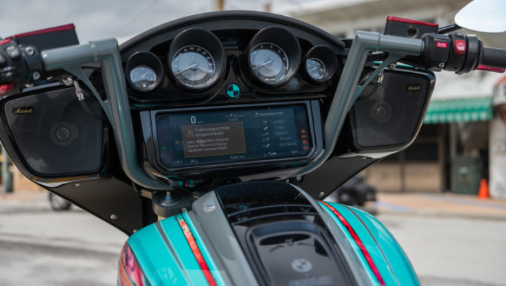 BMW Motorrad: Έφτιαξαν μοτοσυκλέτα που«γεμίζει» το... μάτι