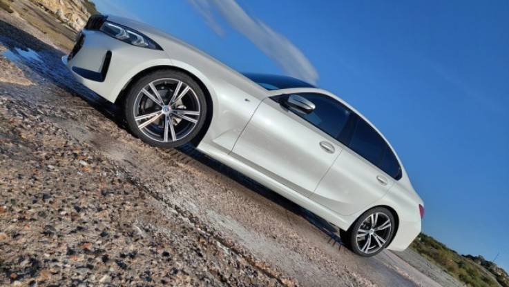 Δοκιμάζουμε τη νέα BMW 320d MHEV: Οδηγική ευχαρίστηση και εντυπωσιακή οικονομία  