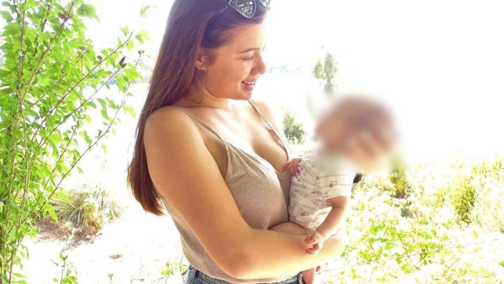 Συγκίνηση: Η φωτογραφία της μικρής Λυδίας δύο χρόνια μετά τη δολοφονία της μητέρας της Καρολάιν