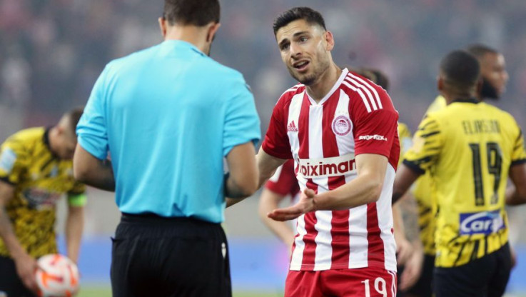 Νικολακόπουλος: "Με 12 παίκτες η ΑΕΚ σε όλο το ματς" (Audio)