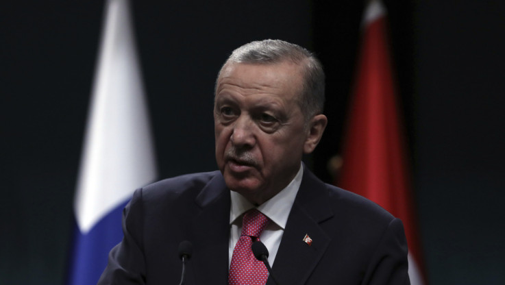 Εκλογές στην Τουρκία: Σε θέση ισχύος ο Ερντογάν στο β’ γύρο - Ο τουρκικός τύπος τον αποθεώνει 