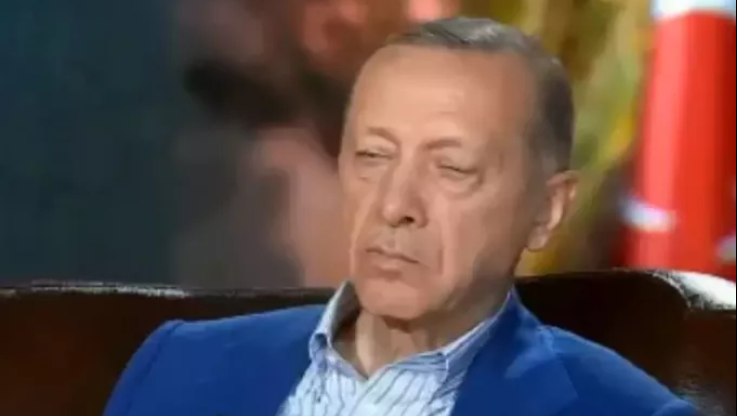 Viral βίντεο: Ο Ερντογάν κοιμήθηκε κατά τη διάρκεια διακαναλικής!