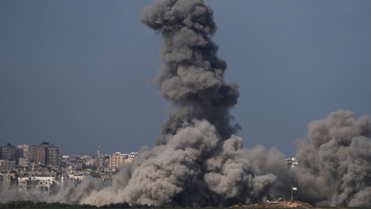 Κόπηκαν οι τηλεπικοινωνίες στη Γάζα - Κατηγορίες από Λίβανο για χρήση λευκού φωσφόρου - Εικόνες σοκ με πτώματα στην Τζαμπαλίγια