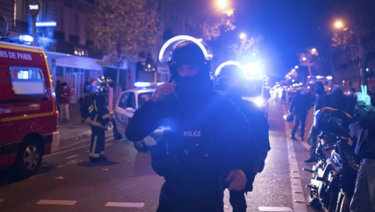 Τρόμος και στη Γαλλία - Επίθεση με μαχαίρι σε εμπορικό κέντρο και αναφορές για νεκρό! (ΒΙΝΤΕΟ)