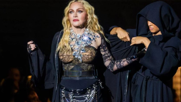 Απίστευτο σκηνικό – Μήνυση από θεατές στη Μαντόνα γιατί άργησε 2,5 ώρες σε συναυλία της