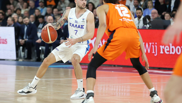 Επικό post της FIBA: Ο Τολιόπουλος σαν άλλος... Στεφ Κάρι! (ΦΩΤΟ)