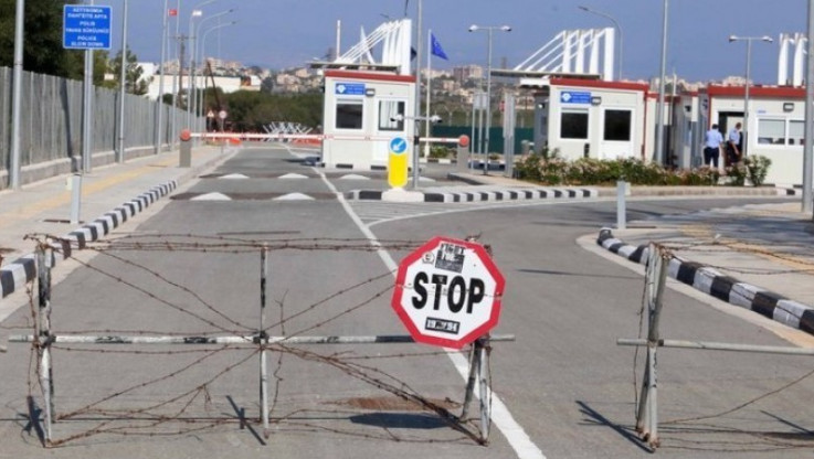 Συνέλαβαν Τούρκο ταξιτζή που πουλούσε όπλα στις ελεύθερες περιοχές της Κύπρου