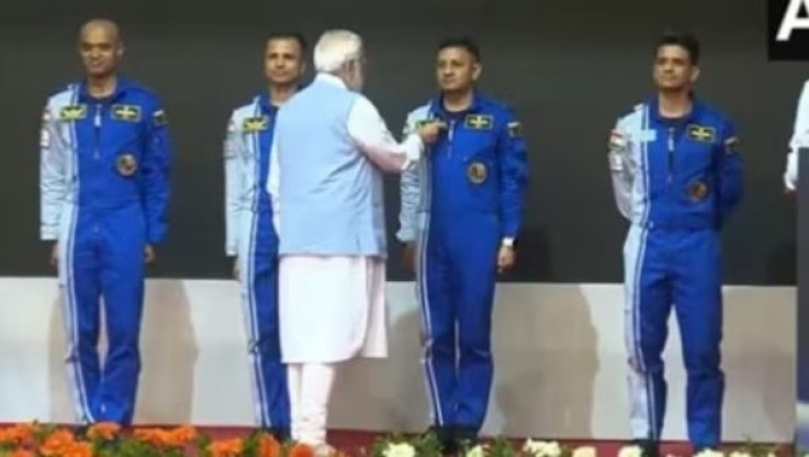 Αποκάλυψη! Αυτοί είναι οι 4 Ινδοί αστροναύτες που θα πετάξουν με την αποστολή "Gaganyaan"
