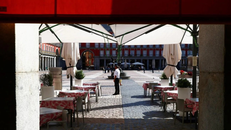 Μοναδική κατάσταση στην Ισπανία! Εξαφανίστηκαν οι σερβιτόροι