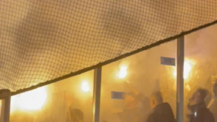 Χαμός από τους οπαδούς της Μακάμπι στο Καραϊσκάκης! Καπνογόνα και συνθήματα πριν το ματς (vid)