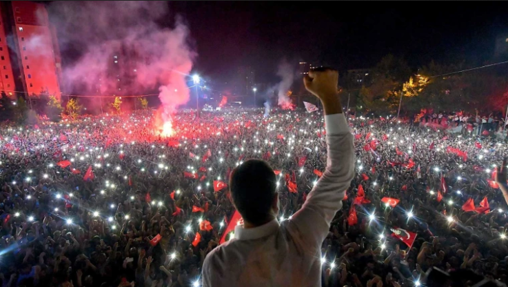 Τα πρώτα αποτελέσματα για τις εκλογές στη Τουρκία: Θρίαμβος Ιμάμογλου - Μεγάλη ήττα Ερντογάν (ΒΙΝΤΕΟ)
