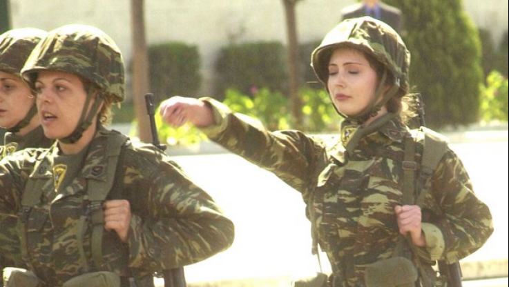 Τεράστια ανατροπή στον ελληνικό στρατό - Μπαίνουν και γυναίκες, επιστρέφει ο νόμος του 1977! 
