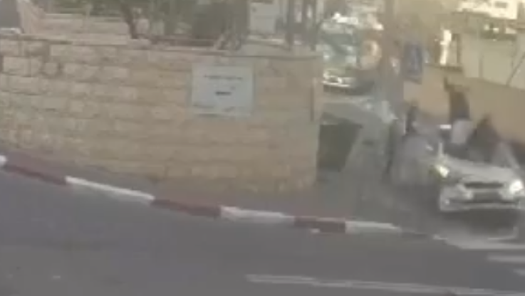 Αυτοκίνητο έπεσε επάνω σε πλήθος στην Ιερουσαλήμ - Σοκαριστικό βίντεο