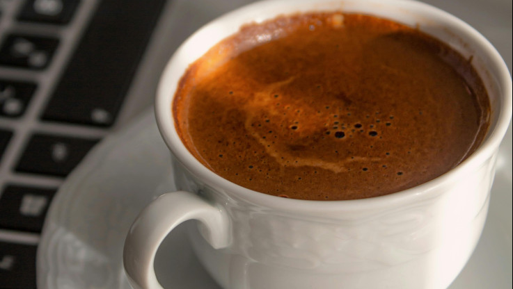 Το λάθος που πολλοί δεν γνωρίζουν ότι κάνουν με τον ελληνικό καφέ