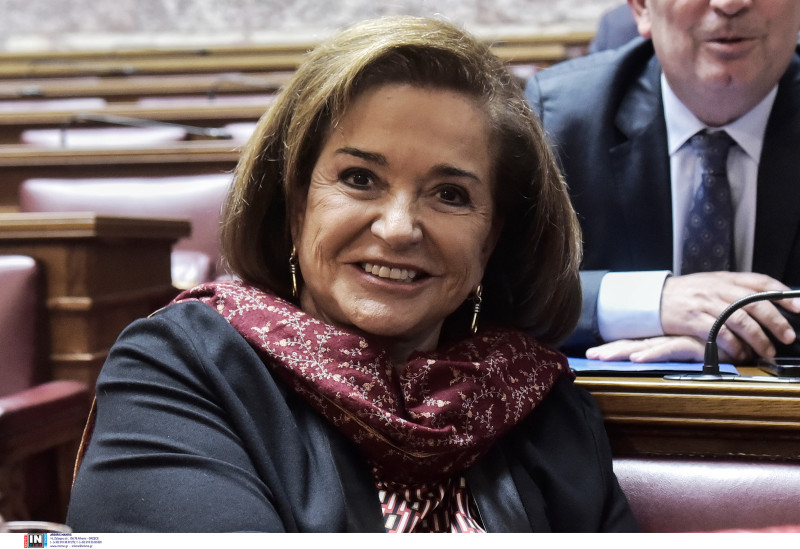 Μπακογιάννη για Σάκκαρη: «Έχει το ίδιο γέλιο με την Μαρίκα Μητσοτάκη»