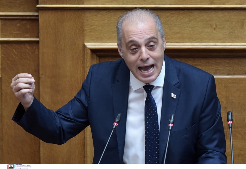 Εξωφρενικά κέρδη για τον Αλέξη Τσίπρα από το βιβλίο του - Κυκλοφόρησε ποσό!